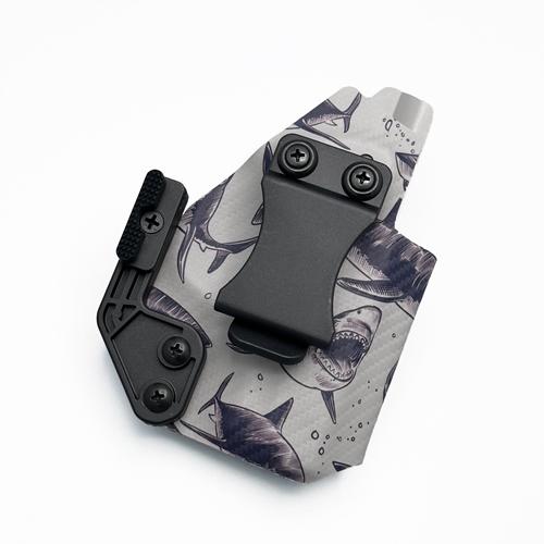 ซองพกใน KYDEX ถนัดขวา สำหรับปืน M&P 9 Shield Plus ลาย Great White Shark ผิว Carbon Fiber พร้อม Quick Clip
