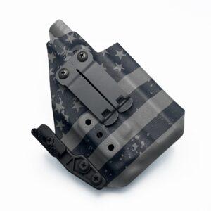 ซองพกใน KYDEX ถนัดขวา สำหรับปืน Glock 19 ติดไฟฉาย Olight Baldr S ลาย Battle Worn US Flag หนา .080 นิ้ว DCC Monoblock + Light-Bearing Modwing