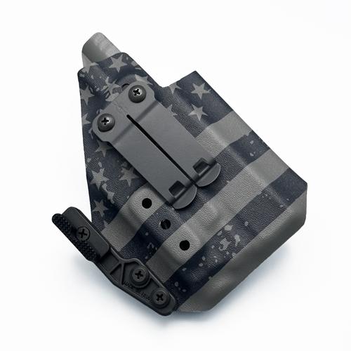 ซองพกใน KYDEX ถนัดขวา สำหรับปืน Glock 19 ติดไฟฉาย Olight Baldr S ลาย Battle Worn US Flag หนา .080 นิ้ว DCC Monoblock + Light-Bearing Modwing