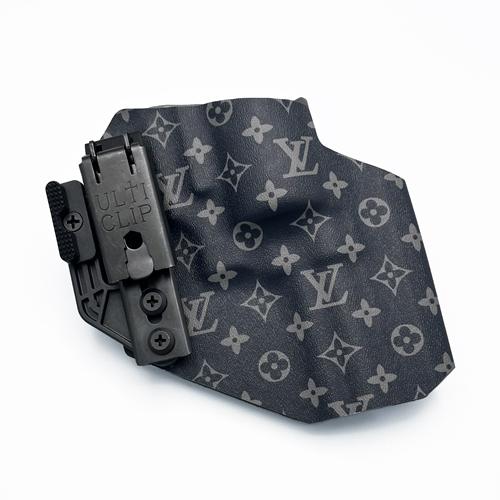IWB N-Frame KYDEX holster for 3-inch unfluted cylinder revolver featuring LV Eclipse pattern, Ulticlip and Modwing (ซองพกใน KYDEX สำหรับ S&W N-Frame ลำกล้อง 3 นิ้วแบบโม่เรียบ ลายโมโนแกรมเทา พร้อม Ulticlip และ Modwing)